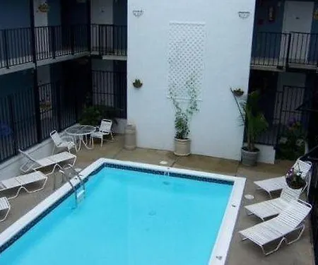 Seaside Inn & Suites 
